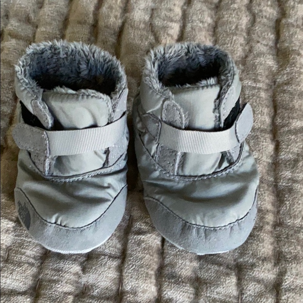 The north face booties boots/ slippers - Picture 2 of 3